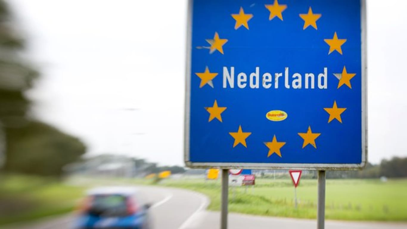 Als erstes Land in Europa führen die Niederlande Tempo 100 als Höchstgeschwindigkeit auf allen Autobahnen ein.