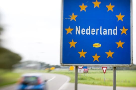 Als erstes Land in Europa führen die Niederlande Tempo 100 als Höchstgeschwindigkeit auf allen Autobahnen ein.