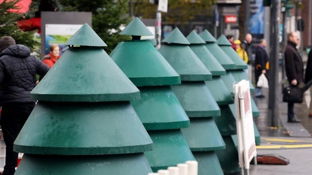 Beton-Durchfahrtssperre vor Weihnachtsmärkten in Essen