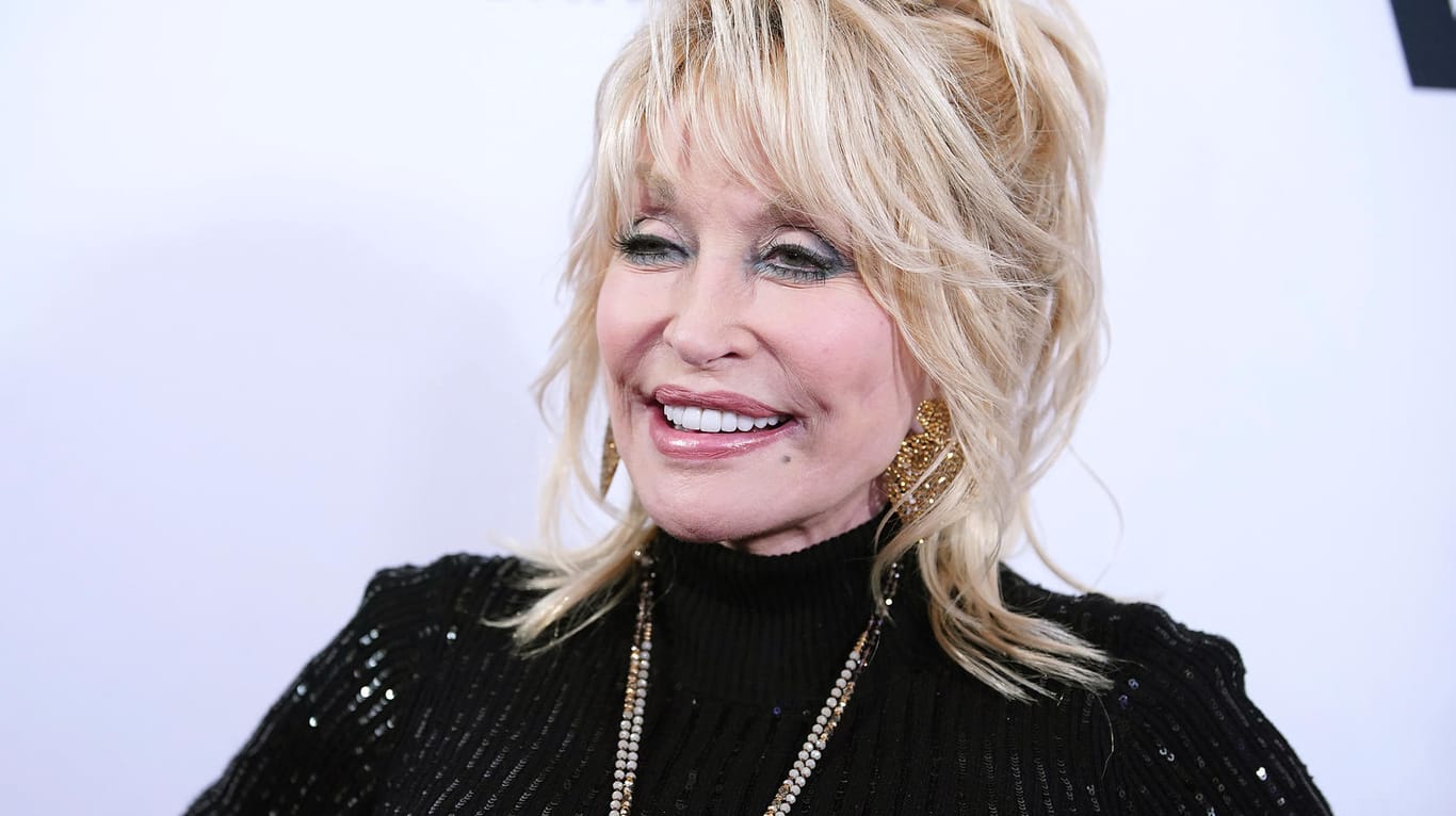Dolly Parton: Die Sängerin hat den praktischen Nutzen von Tattoos für sich entdeckt.