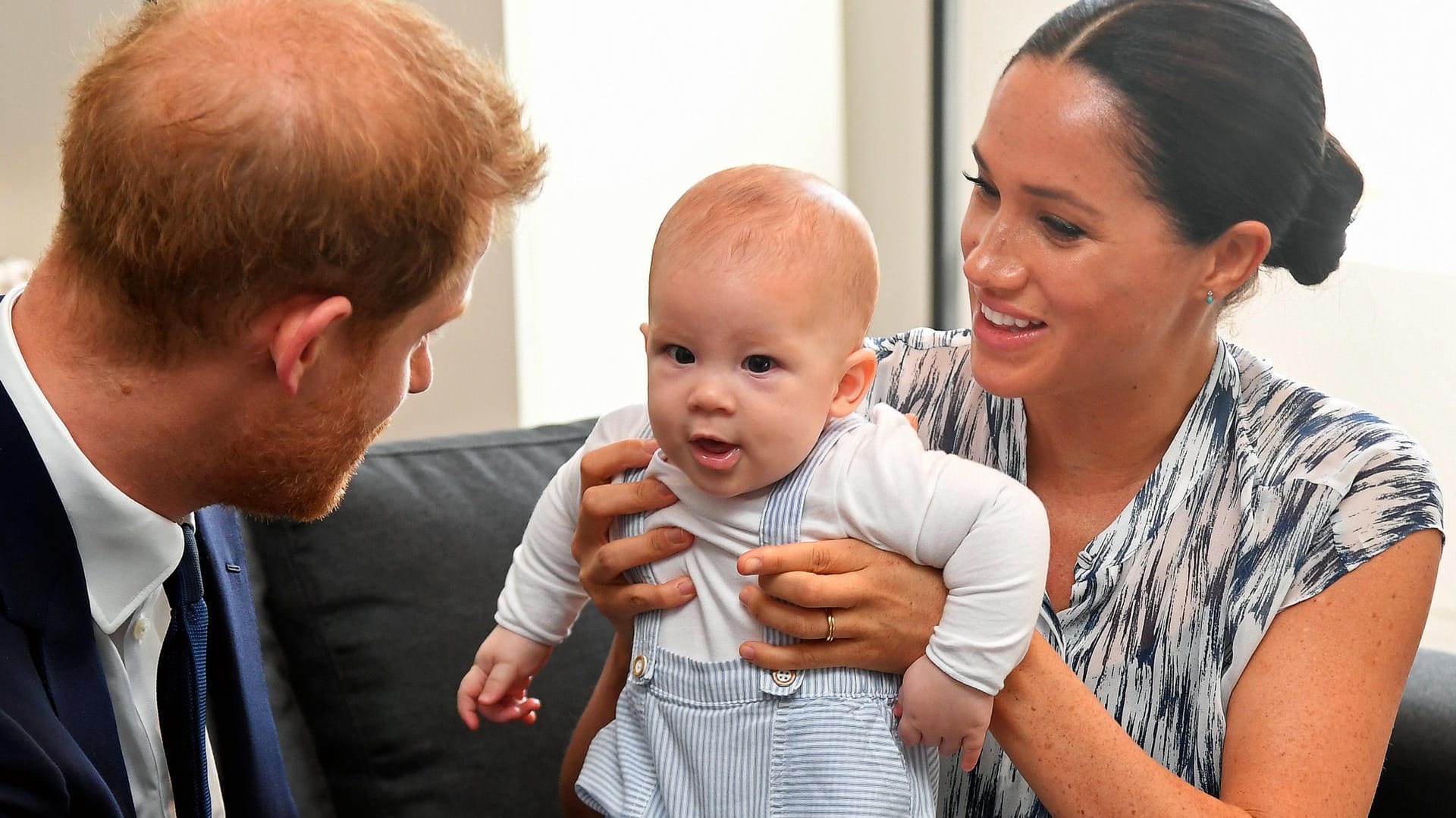 Prinz Harry und Herzogin Meghan mit Söhnchen Archie Harrison: Der Kleine wird sein erstes Weihnachtsfest bei seiner Großmutter in Amerika verbringen.