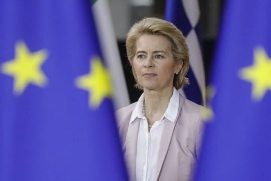 Ursula von der Leyen soll eigentlich am 1.