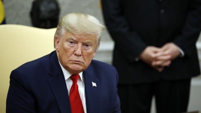 US-Präsident Donald Trump bezeichnete die Anhörungen und das Impeachment einmal mehr als "Hexenjagd". US-Präsident Donald Trump bezeichnete die Anhörungen und das Impeachment einmal mehr als "Hexenjagd".