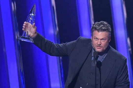 Blake Shelton wurde bei den Country Music Awards für die "Single des Jahres" geehrt.