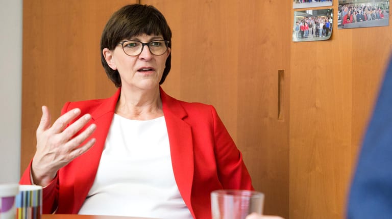 Saskia Esken im Gespräch: Die Bundestagsabgeordnete will mit Norbert Walter-Borjans SPD-Vorsitzende werden – und will die Gesellschaft umbauen.