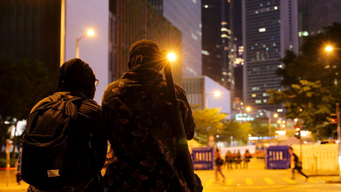 Demonstranten in Hongkong: Die Auseinandersetzungen zwischen vor allem studentischen Demonstranten und Polizei eskalieren.