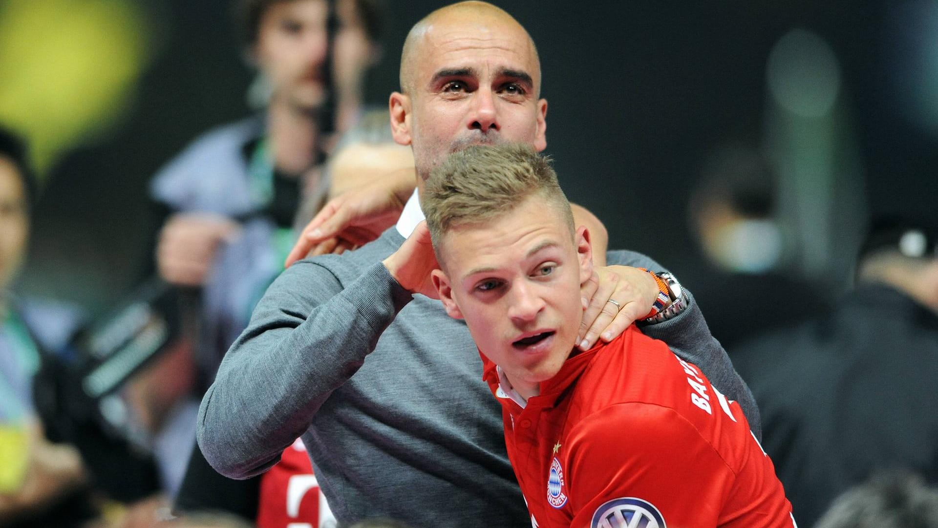 Förderer und Schüler auf einem Bild: Pep Guardiola trainierte Joshua Kimmich beim FC Bayern.