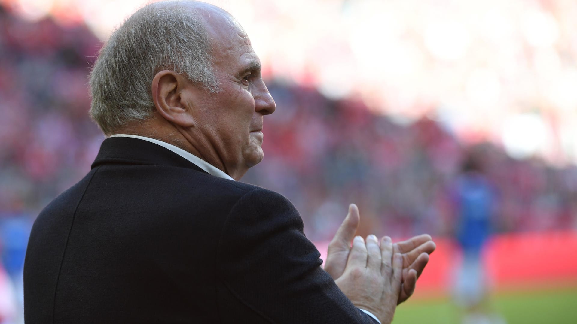 Sagt Servus: Uli Hoeneß wird sich als Präsident des FC Bayern zurückziehen.