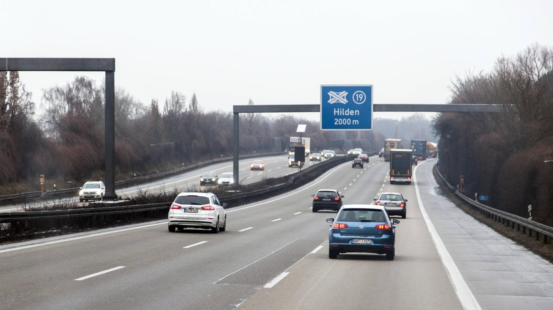 Die Autobahn 46 vor dem Kreuz Hilden: Am Wochenende ist hier mit Sperrungen und Stau zu rechnen. Grund sind Bauarbeiten für neuen Brücke auf der Autobahn 3.