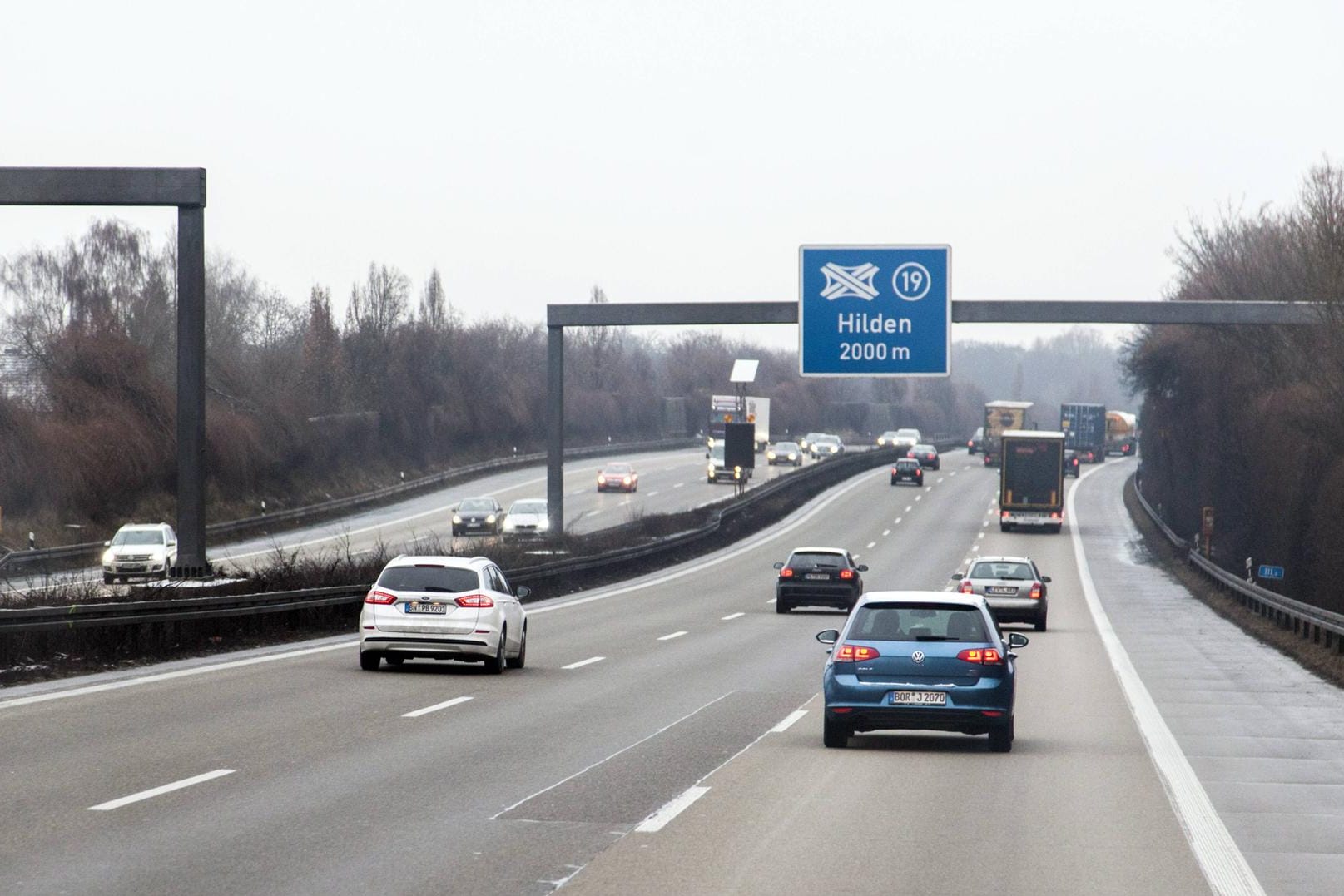 Die Autobahn 46 vor dem Kreuz Hilden: Am Wochenende ist hier mit Sperrungen und Stau zu rechnen. Grund sind Bauarbeiten für neuen Brücke auf der Autobahn 3.