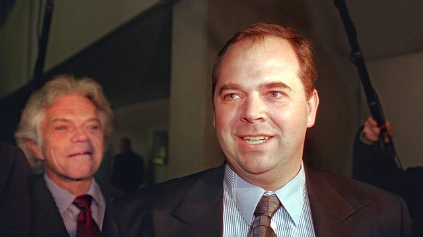 Felix Somm nach der Urteilsverkündung 1999: Der ehemalige Chef von Compuserve Deutschland stand vor Gericht wegen Inhalte, die Kunden verbreitet hatten.