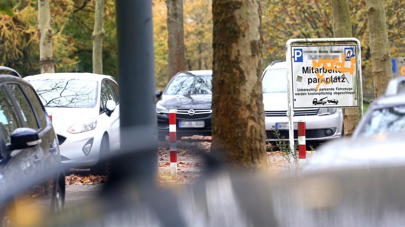 Der angebliche Tatort in Gelsenkirchen: Auf diesem Parkplatz soll ein Mann eine Schülerin mit einer Spritze angegriffen haben – doch die Attacke scheint erfunden.