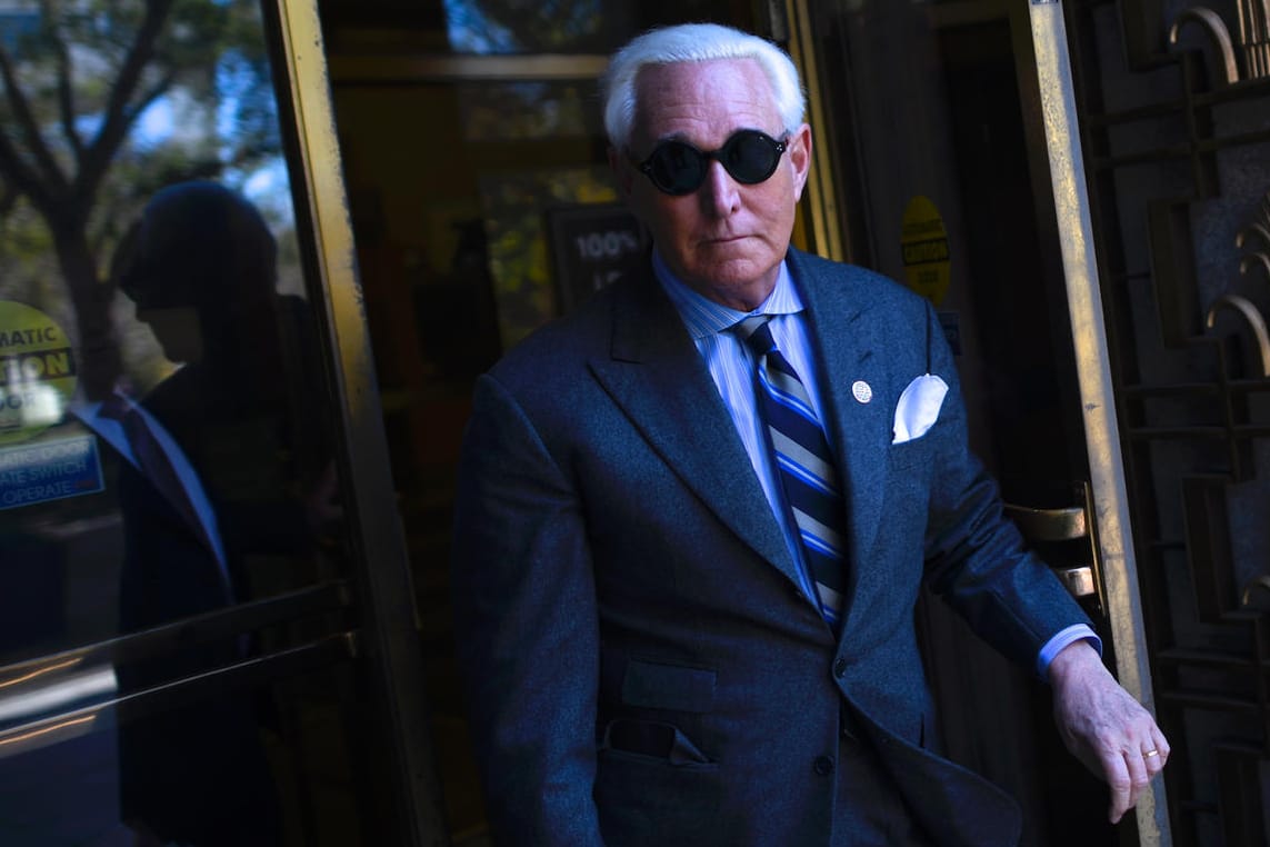 Roger Stone verlässt das Gerichtsgebäude in Washington: Er hatte Donald Trump im Präsidentschaftswahlkampf beraten.