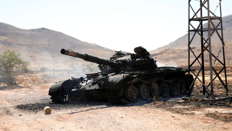 Panzerwrack bei Garian: Haftars Niederlage im Kampf um die Stadt im Nordwesten Libyens markierte einen Wendepunkt in dem Konflikt.