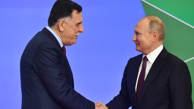 Bleiben im Dialog: Russlands Präsident Wladimir Putin und der Ministerpräsident der libyschen "Einheitsregierung", Fayiz as-Sarradsch.