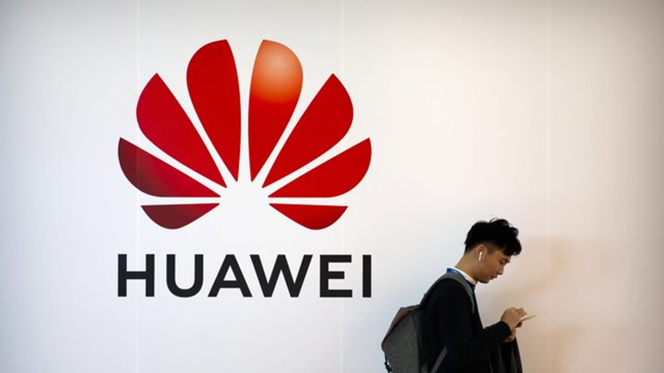 Das Huawei-Logo: Die CDU will verhindern, dass sich das Technologieunternehmen am Netzausbau beteiligt. (Symbolbild)