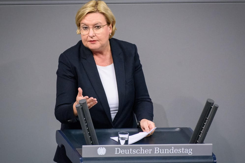 Eva Högl: Die Fraktionsvorsitzende der SPD kritisiert die Grauzonen in der Parteienfinanzierung.