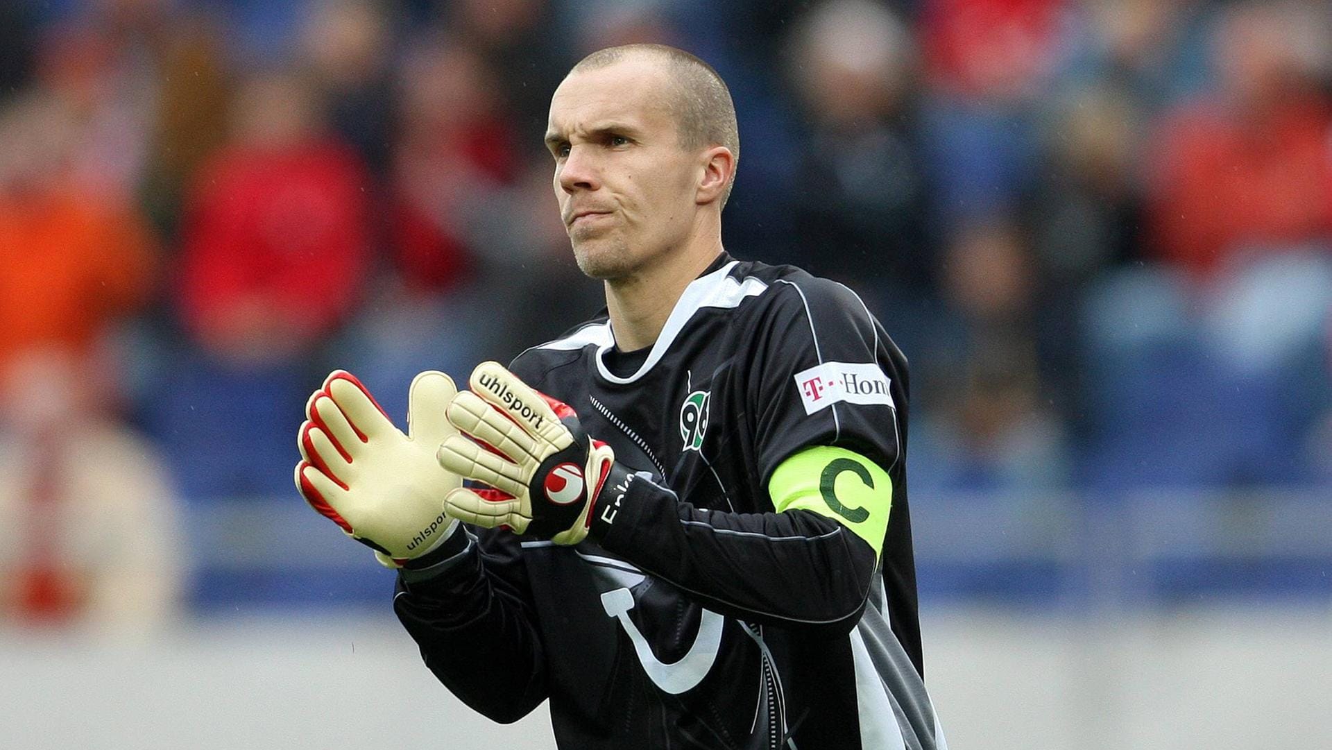 Nahm sich vor zehn Jahren aufgrund von Depressionen das Leben: Nationaltorwart Robert Enke.