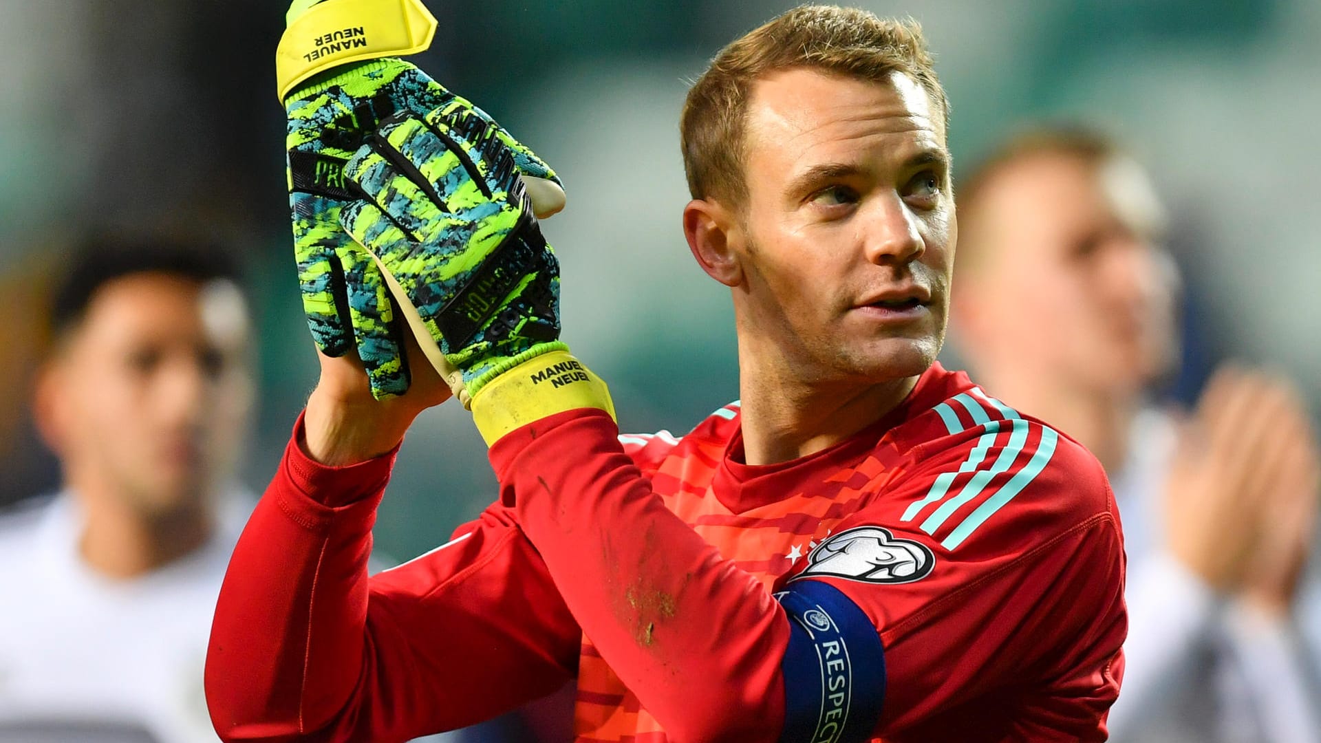 Deutschlands Torhüter Manuel Neuer spielt gegen Weißrussland.