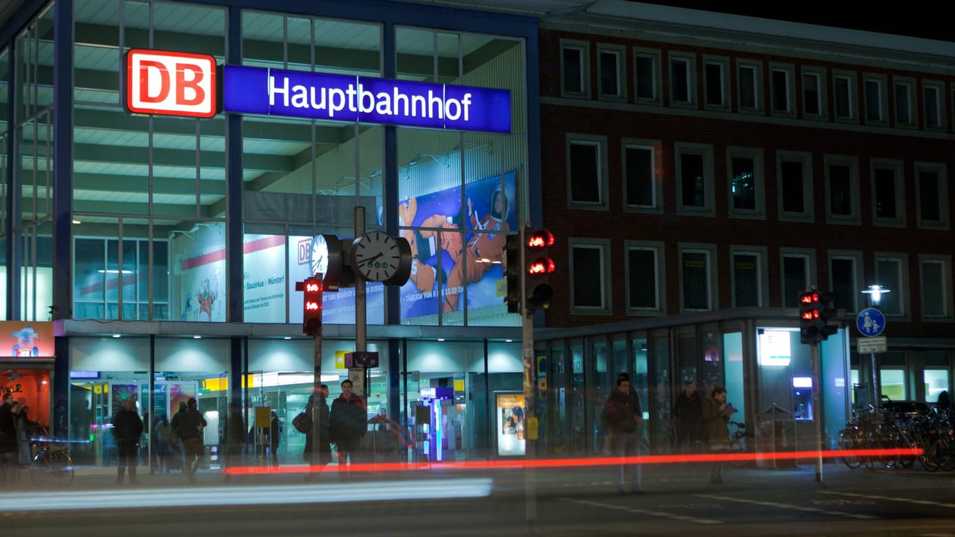 Hauptbahnhof Münster: Dort wollten Beamte den Mann kontrollieren, als er in Richtung Innenstadt flüchtete.