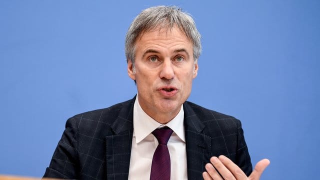 Bitkom-Präsident Achim Berg bei einer Pressekonferenz in Berlin.