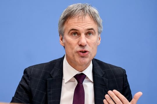 Bitkom-Präsident Achim Berg bei einer Pressekonferenz in Berlin.