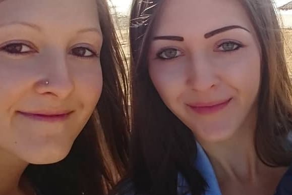 Jessica und Jenny Büchner: Die beiden Schwestern haben vor einem Jahr ihren Vater verloren.