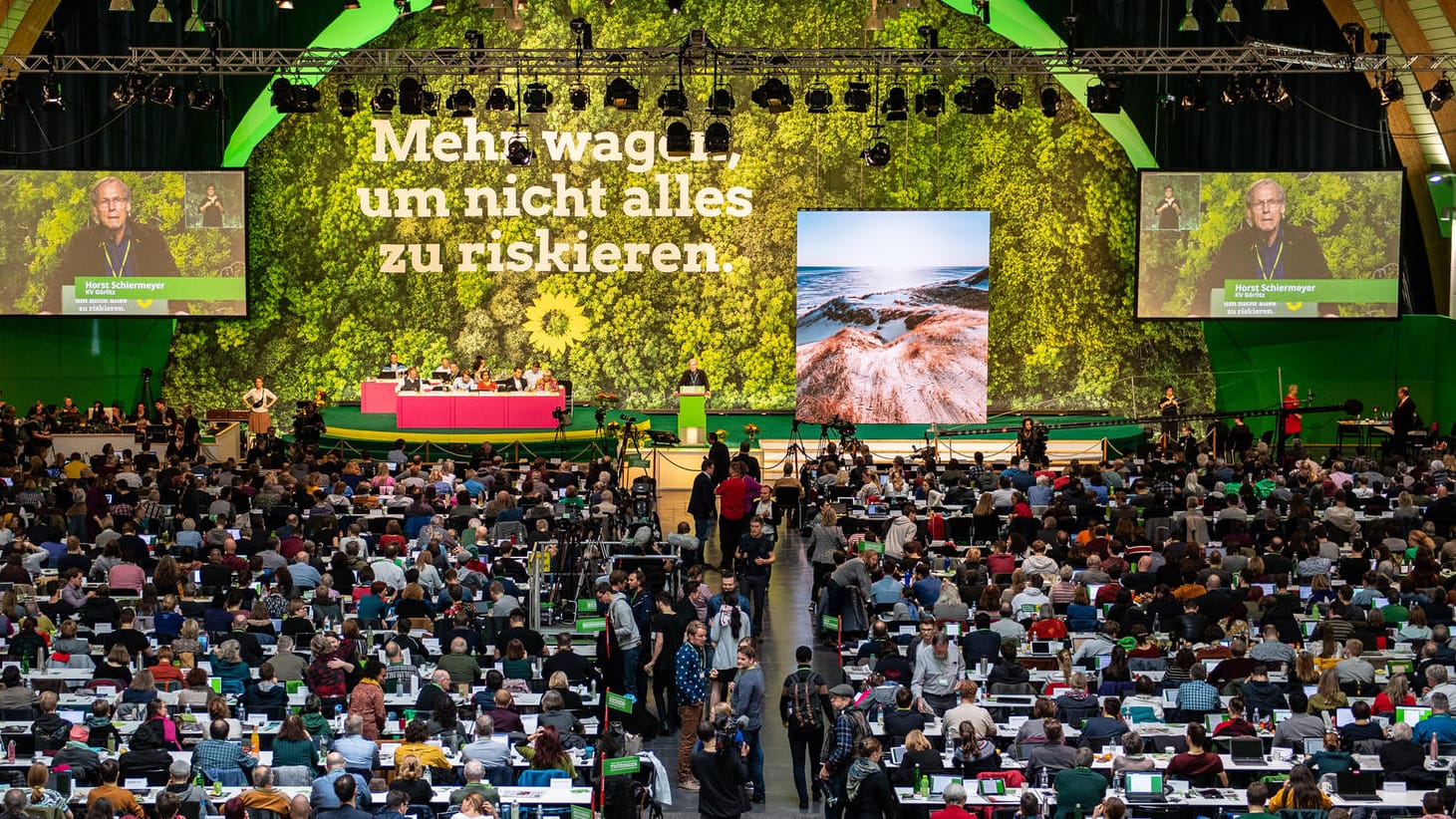 Bundesparteitag der Grünen in der Stadthalle in Bielefeld: Die Partei hat sich am Sonntag auf eine Reihe von Beschlüssen geeinigt.