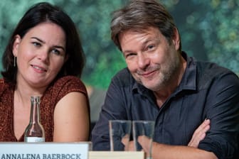 Annalena Baerbock und Robert Habeck: Die Grünen folgen ihren Vorsitzenden auf ihren Regierungskurs.