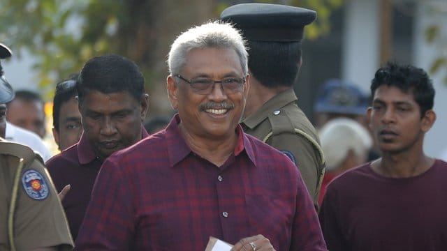 Der frühere Verteidigungsminister Gotabhaya Rajapaksa wird neuer Präsident von Sri Lanka. Der frühere Verteidigungsminister Gotabhaya Rajapaksa wird neuer Präsident von Sri Lanka.