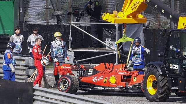 Wenige Runden vor Schluss krachen Sebastian Vettel und Charles Leclerc in Brasilien zusammen. Wenige Runden vor Schluss krachen Sebastian Vettel und Charles Leclerc in Brasilien zusammen.