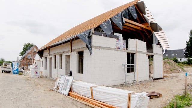 Bauherren müssen die Sicherheitsvorschriften auf der Baustelle sehr ernst nehmen.