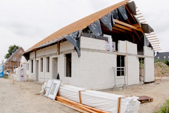 Bauherren müssen die Sicherheitsvorschriften auf der Baustelle sehr ernst nehmen.