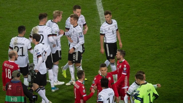 Das EM-Ticket ist gebucht, nun geht es für die deutsche Nationalmannschaft um den Gruppensieg. Das EM-Ticket ist gebucht, nun geht es für die deutsche Nationalmannschaft um den Gruppensieg.