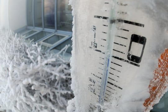 Wenn es draussen frostig wird, müssen Mieter auch in Abwesenheit ihre Wohnung heizen.