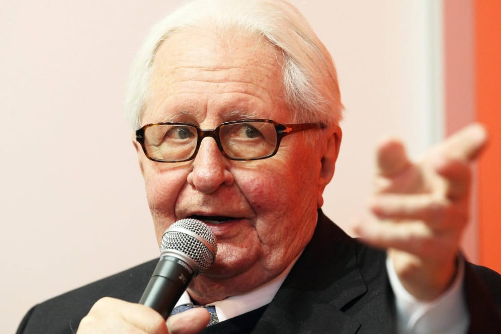 Hans-Jochen Vogel: Der ehemalige SPD-Chef schlägt seiner Partei verschiedene Wege aus der Krise vor.