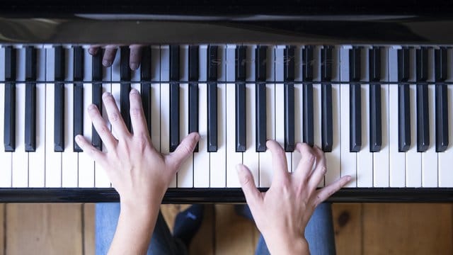 Hobbys als Hinweis für eigene Stärken: Wenn jemand jahrelang ein Instrument gelernt hat, spricht das für sein Durchhaltevermögen.