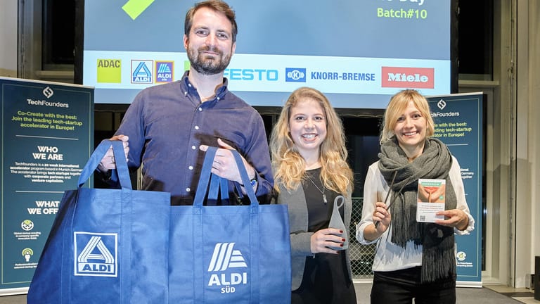 Startup-Gewinner: Bald wird es bei Aldi neue Tragetaschen, wiederbefüllbare Flaschen und essbare Trinkhalme geben.