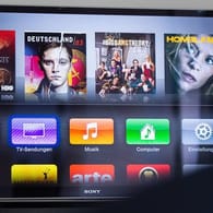 Apps auf einem Fernseher: Wer einen neuen Fernseher kauft, sollte sich mit der passenden Software beschäftigen.