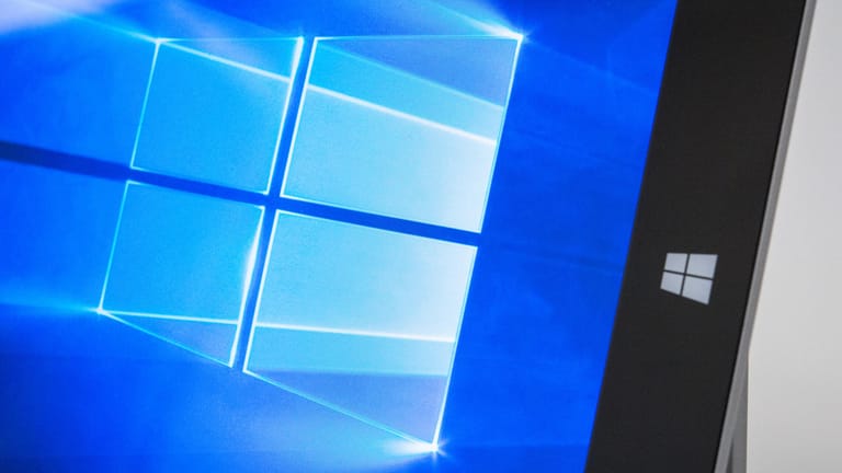 Ein Rechner mit Windows 10: In Zukunft verhindert Windows 10 die Verbindung zu Routern mit WEP-Verschlüsselung.