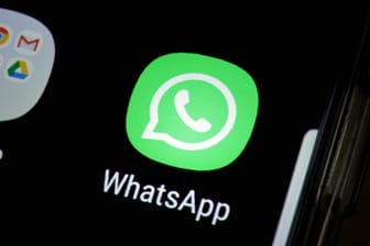 WhatsApp Symbol: Nutzer sollten die App jetzt updaten.