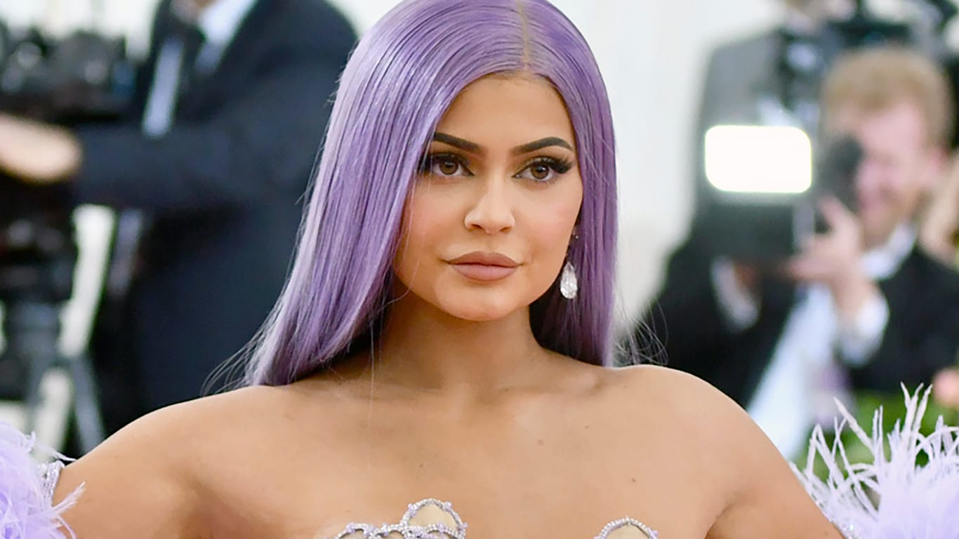 Kylie Jenner: Die Jungmilliardärin hat Anteile ihrer Kosmetikmarke verkauft.