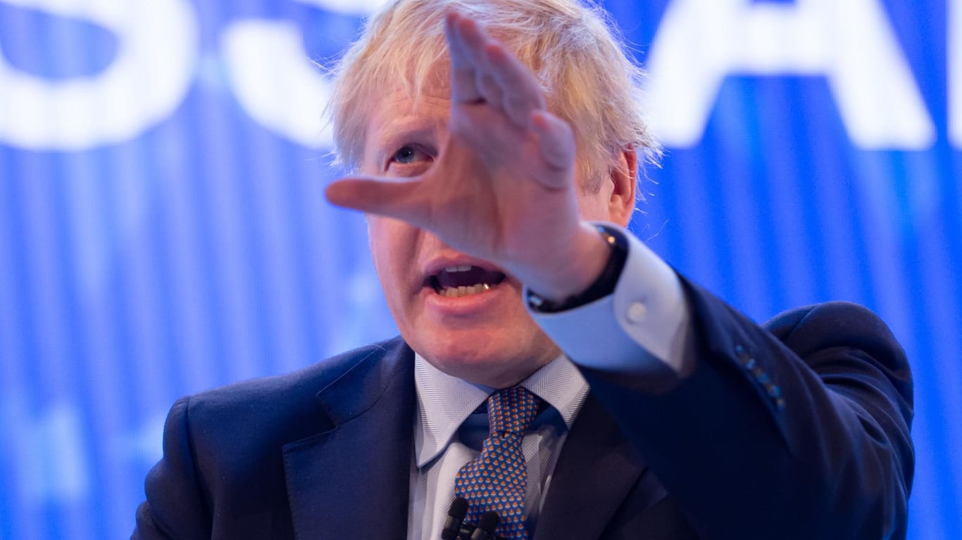 Boris Johnson will bei den Wahlen nach der ganzen Macht greifen.
