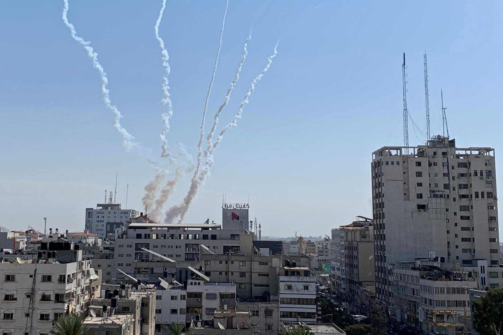 Raketen über Israel (Archivfoto): Das Abwehrsystem "Iron Dome" hat die Geschosse aus Syrien abfangen können.