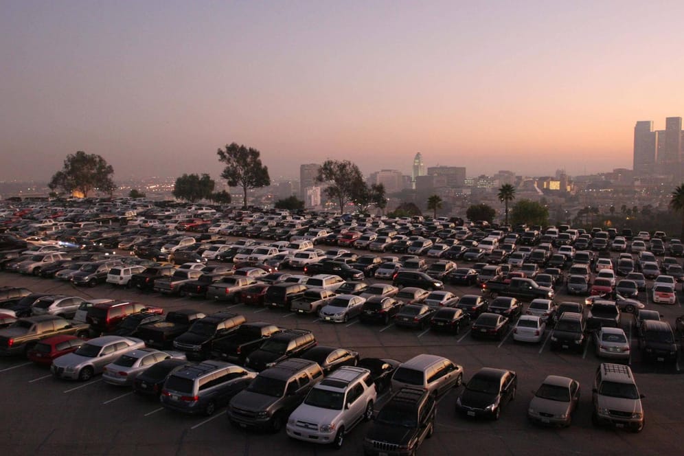 Autoparkplatz in Los Angeles: Kalifornien will nur noch Autos von Herstellern anschaffen, die deren Emissionsvorschriften respektieren – so zum Beispiel Volkswagen.
