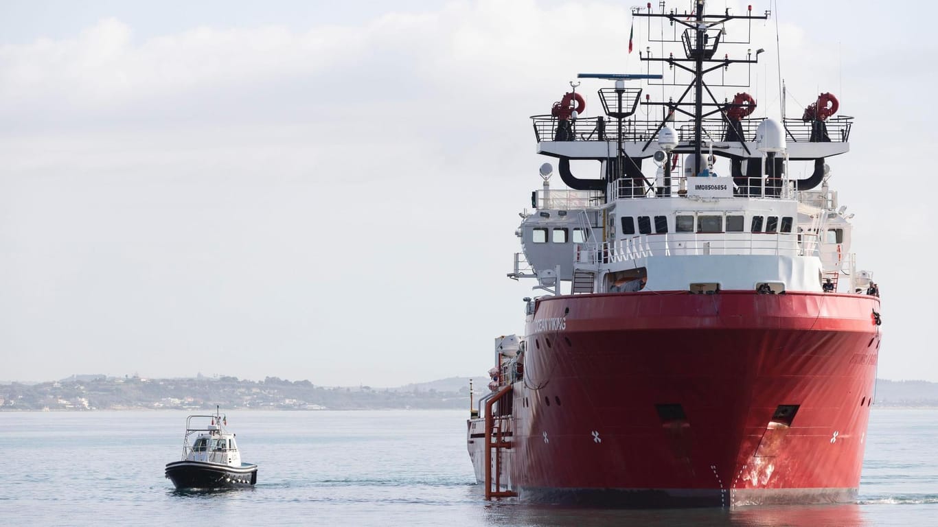 Das Rettungsschiff "Ocean Viking": Das Schiff fährt unter norwegischer Flagge und wird von den Organisationen SOS Méditerranée und Ärzte ohne Grenzen betrieben.