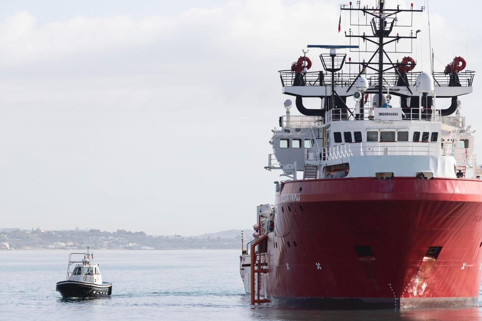 Das Rettungsschiff "Ocean Viking": Das Schiff fährt unter norwegischer Flagge und wird von den Organisationen SOS Méditerranée und Ärzte ohne Grenzen betrieben.