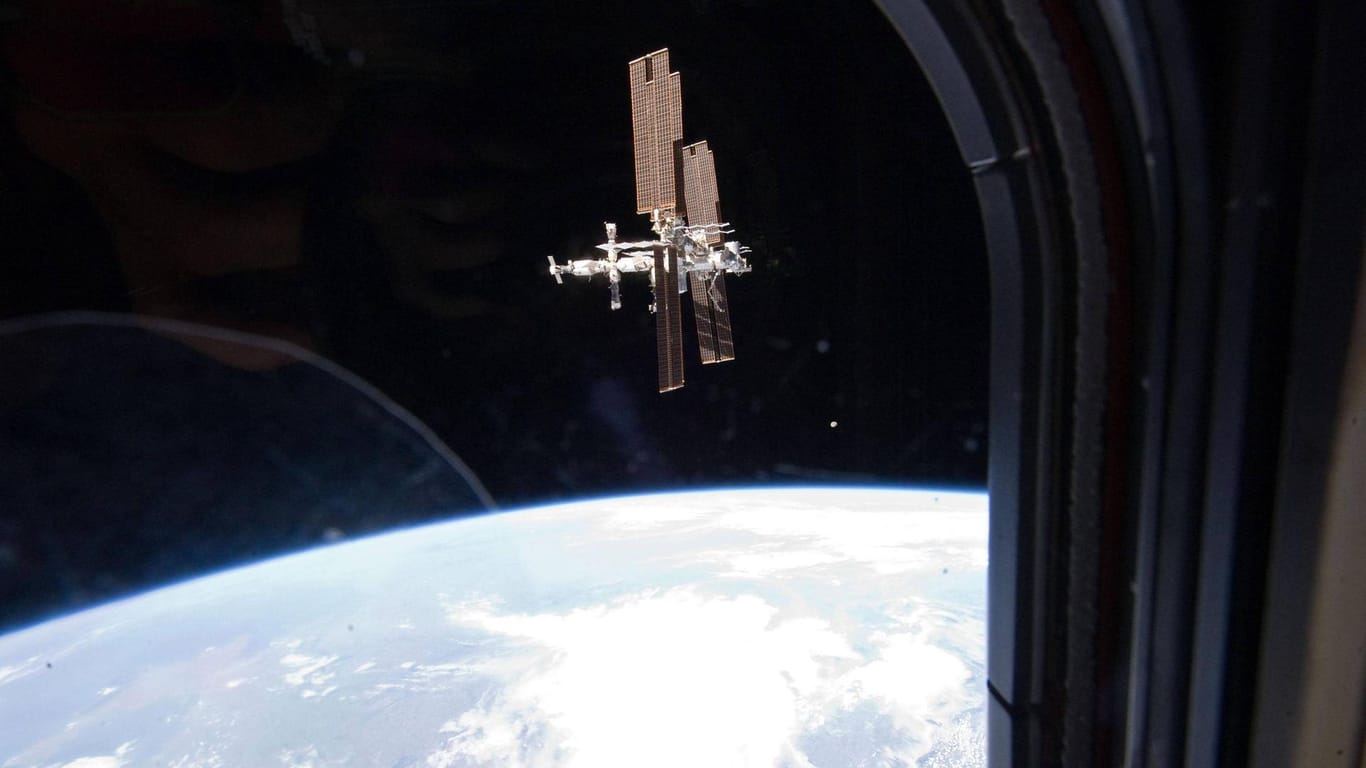 Die Internationale Weltraumstation: Das Verteidiungsbündnis Nato stellt sich auf Kriege im Weltall ein.