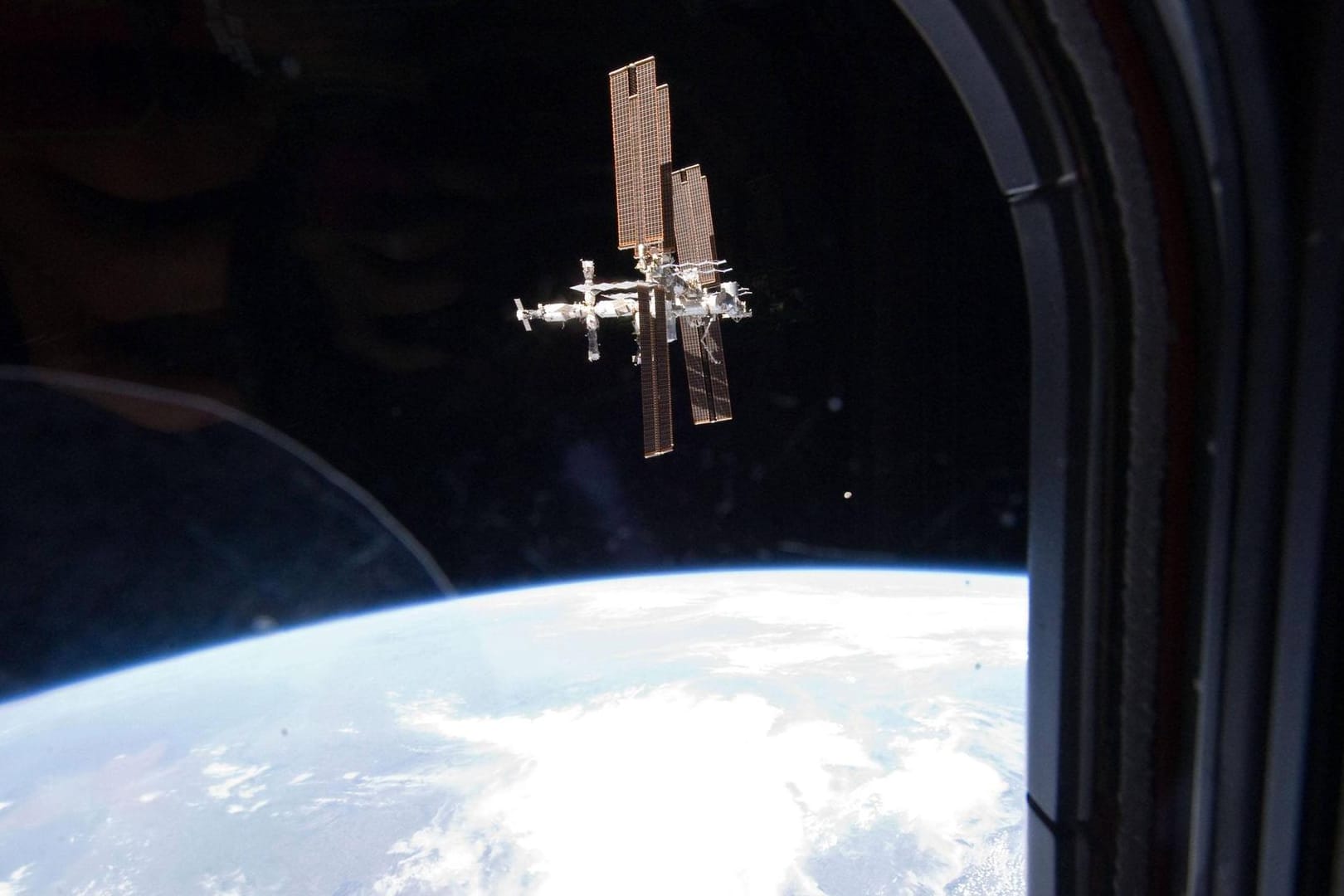 Die Internationale Weltraumstation: Das Verteidiungsbündnis Nato stellt sich auf Kriege im Weltall ein.