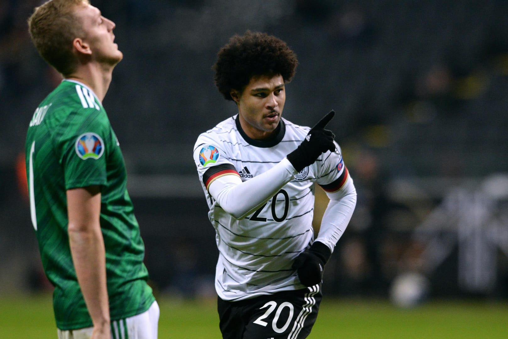 Überragend: Serge Gnabry feiert einen seiner Treffer gegen Nordirland.